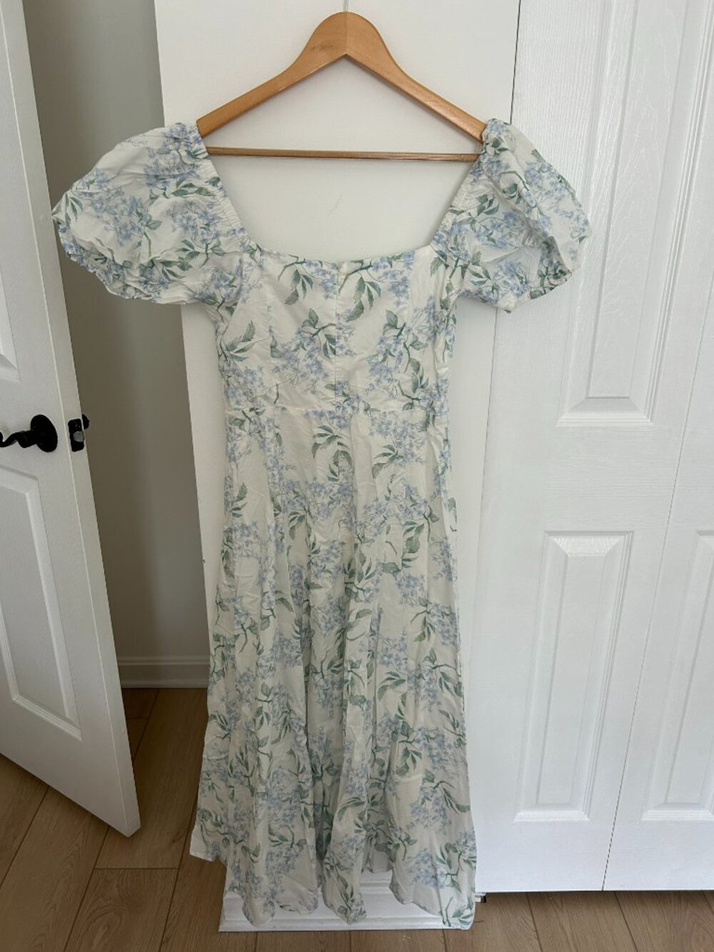 Mable Light Blue Floral Puff Sleeve Maxi Dress (Medium) - Picture 3 of 4